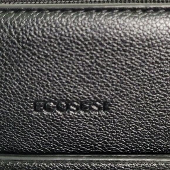 Ecosusi Versatile Vegan Black Leather Tote - Picture 4 of 10